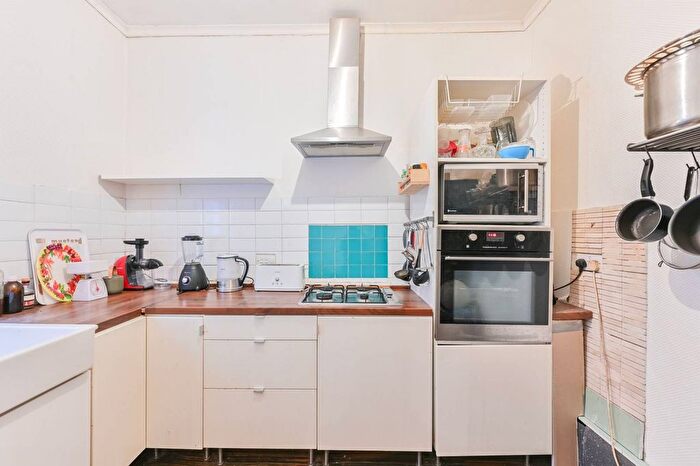 3 Bedroom Flat For Sale In Rushcroft Road, Brixton, London, SW2