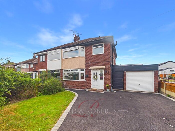 3 Bedroom Semi-Detached House For Sale In Evansleigh Drive, Sandycroft, Deeside, CH5