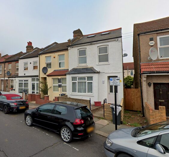 1 Bedroom Semi-Detached House To Rent In Stanley Road, Hounslow, TW3