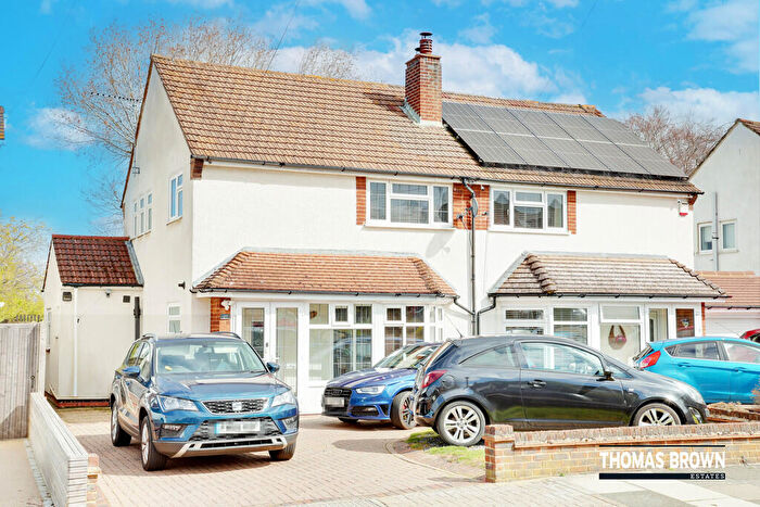 3 Bedroom Semi Detached House For Sale In Hillcrest Road, Orpington, BR6