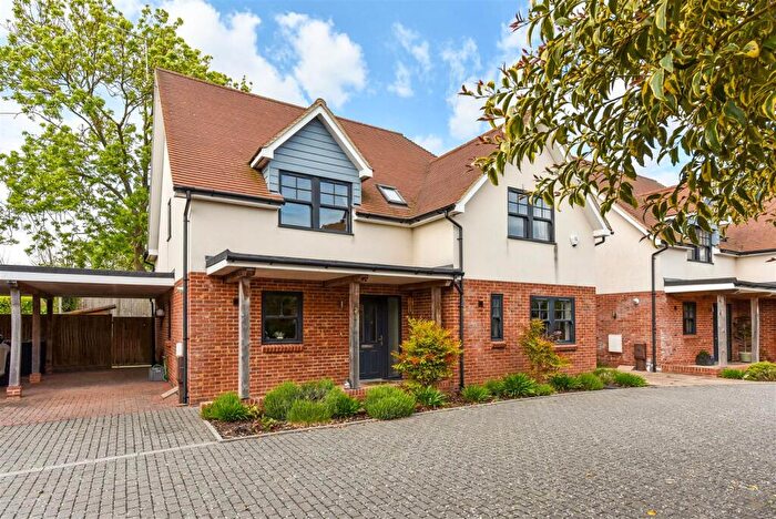 4 Bedroom Detached House For Sale In Brook Lea, Hunston, Chichester, PO20