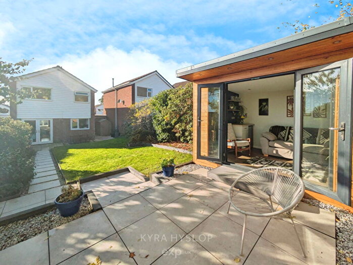 3 Bedroom Detached House For Sale In Bickleigh Close, Exeter, EX4
