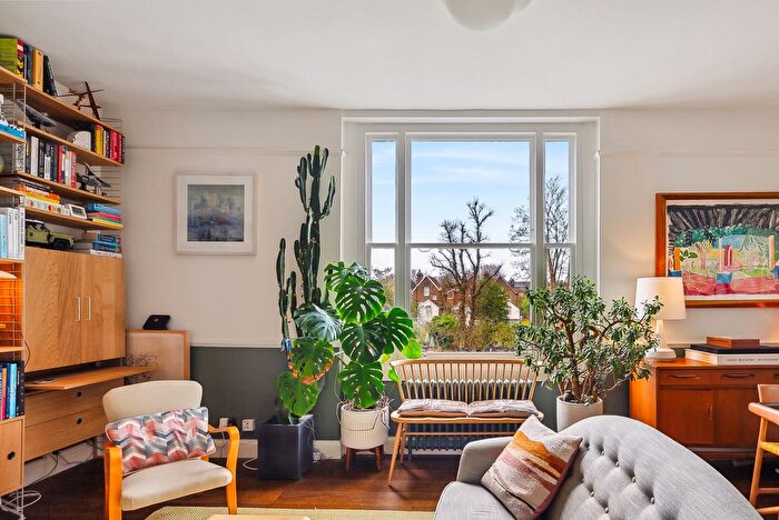 2 Bedroom Flat For Sale In Marlborough Road, Richmond, TW10