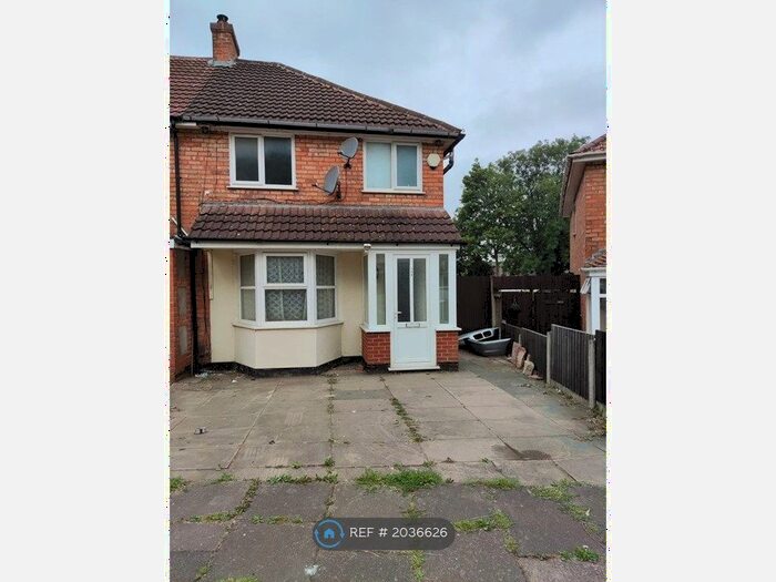 3 Bedroom Semi-Detached House To Rent In Fieldhouse Road, Birmingham, B25
