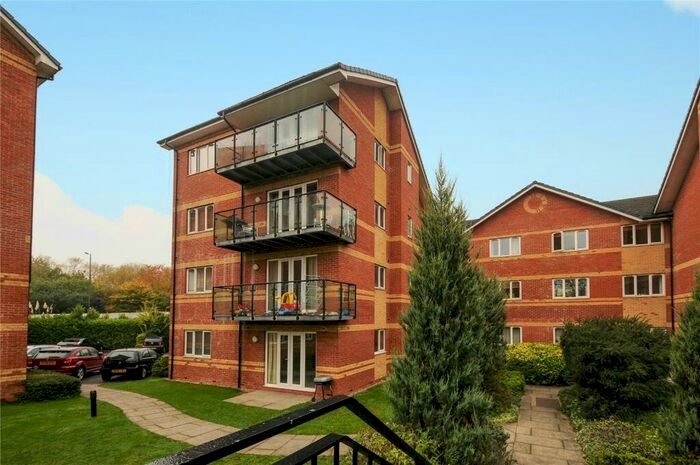 2 Bedroom Apartment To Rent In Capital Point, Temple Place, Reading, Berkshire, RG1
