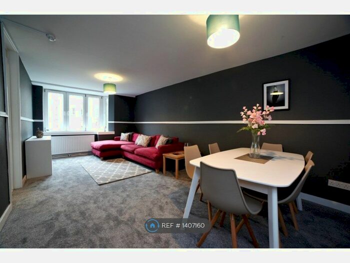 3 Bedroom Flat To Rent In Saunders Street, Edinburgh, EH3