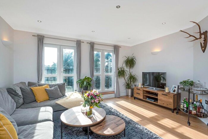 2 Bedroom Apartment To Rent In Copers Cope Road, Beckenham, BR3