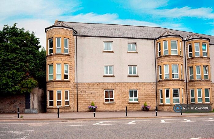 2 Bedroom Flat To Rent In North Deeside Road, Cults, Aberdeen, AB15