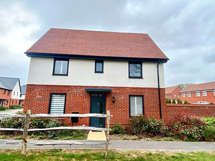 3 Bedroom Semi-Detached House For Sale In Tanners Brook Close, Curdridge, SO30