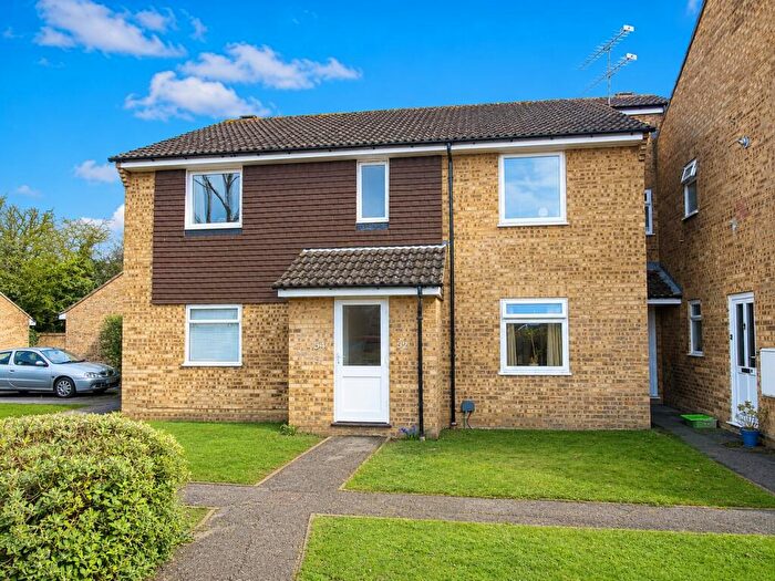 1 Bedroom Maisonette For Sale In Bisley, GU24