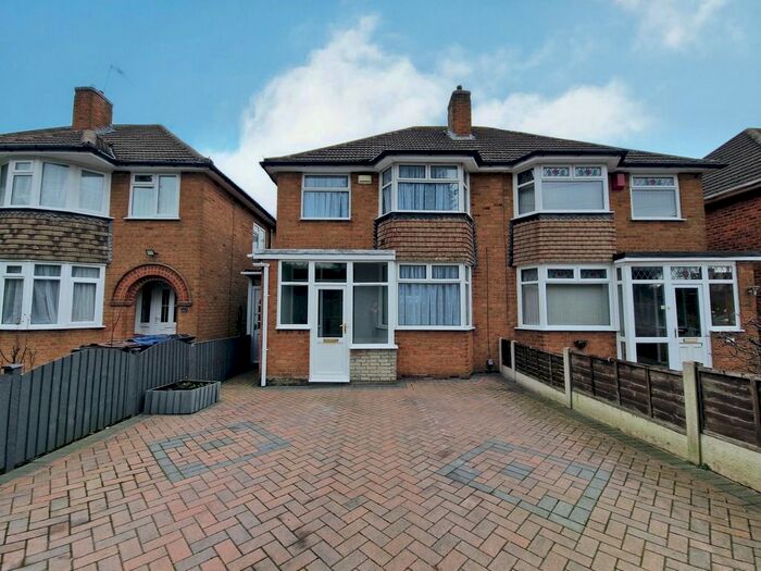 3 Bedroom Semi-Detached House To Rent In Haverford Drive, Rednal, Birmingham, B45