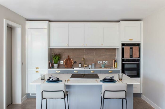 3 Bedroom End Of Terrace House For Sale In Home Farm Barns, Shadowbrook Lane, B92