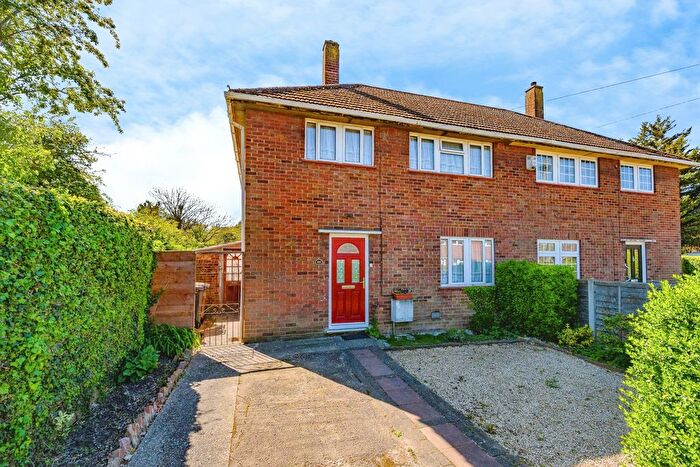 3 Bedroom Semi-detached House For Sale In Montague Avenue, Luton, Bedfordshire, LU4