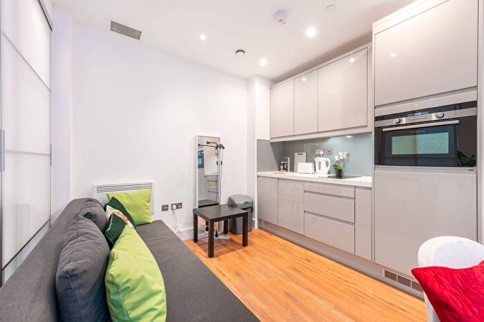 2 Bedroom Flat For Sale In Westgate, Ealing, London, W5