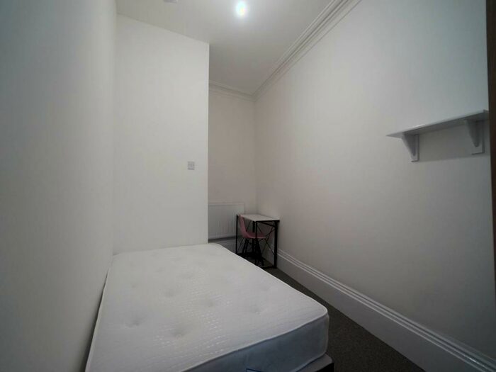 11 Bedroom House To Rent In Holyhead Rd, Bangor, Gwynedd, LL57