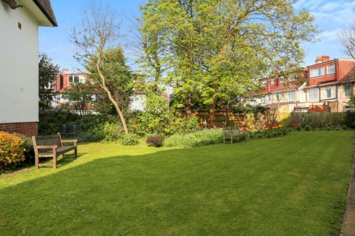 2 Bedroom Flat To Rent In Sherwood Hall, East End Road, London, N2