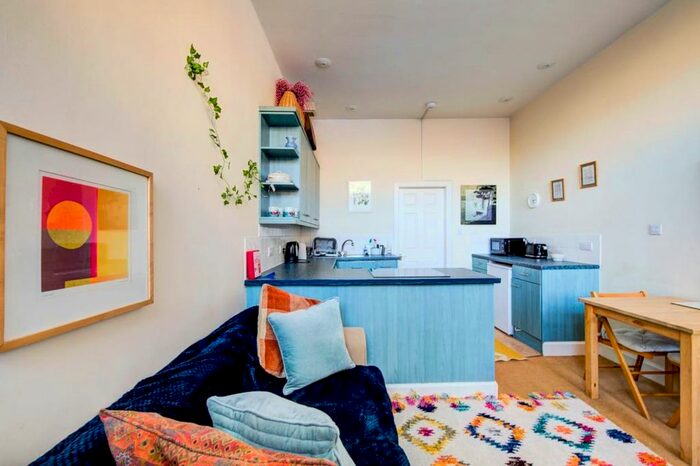 1 Bedroom Flat To Rent In Yeaman Place, Edinburgh, EH11