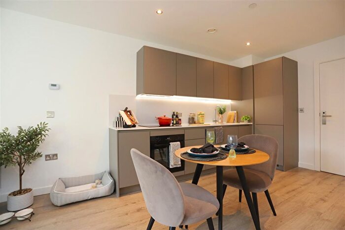 1 Bedroom Flat To Rent In Lockside Lane, Salford, M5