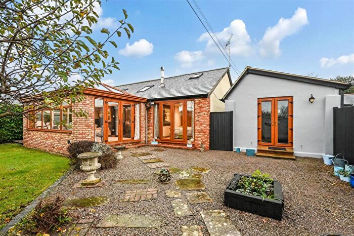 3 Bedroom Barn Conversion For Sale In Old Dairy Lane, Norton, PO20