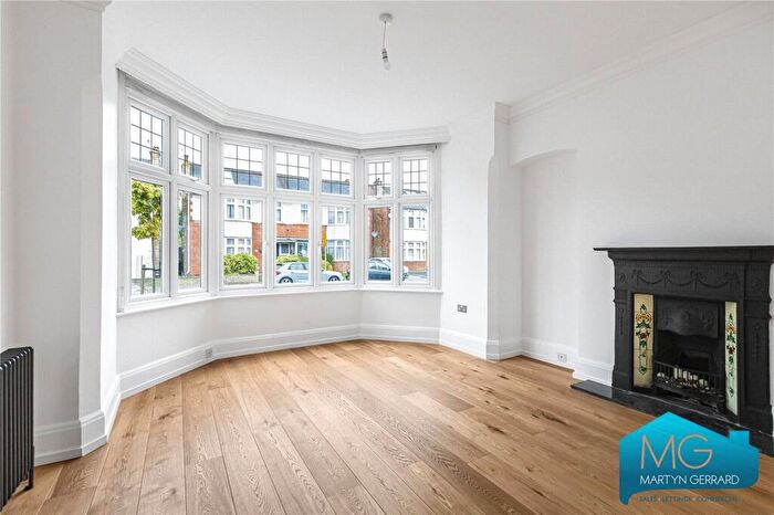 5 Bedroom Semi-Detached House To Rent In Pollard Road, Whetstone, London, N20