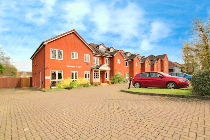 2 Bedroom Apartment For Sale In Reading Road, Winnersh, Wokingham, Berkshire, RG41