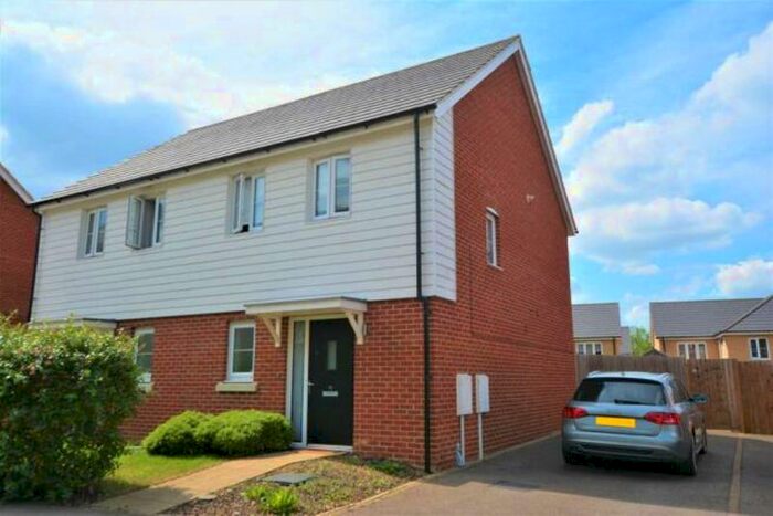 2 Bedroom Property To Rent In Rowditch Furlong, Redhouse Park, Milton Keynes, MK14