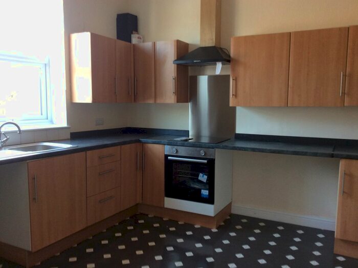 2 Bedroom Flat To Rent In Quay Road, Bridlington, East Yorkshire, YO16