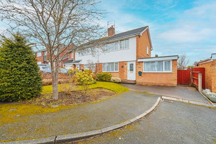 4 Bedroom Semi Detached House For Sale In Highfield Close, Neston, CH64