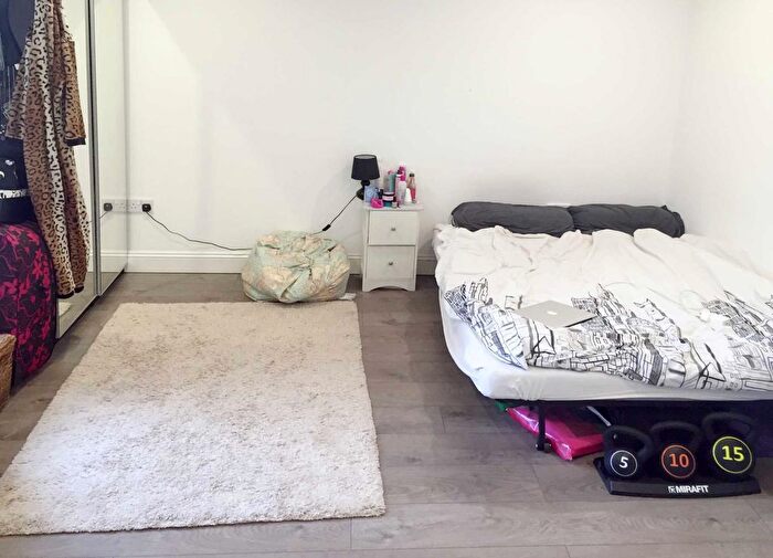 Studio To Rent In Lancing Road, West Ealing, W13