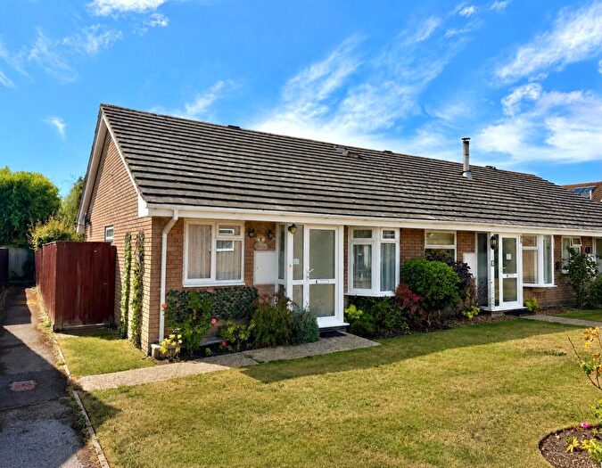 2 Bedroom Bungalow For Sale In Chequers Close, Pennington, Lymington, Hampshire, SO41