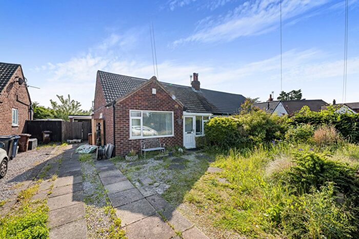 3 Bedroom Semi-Detached Bungalow For Sale In Moorfield, New Longton, PR4
