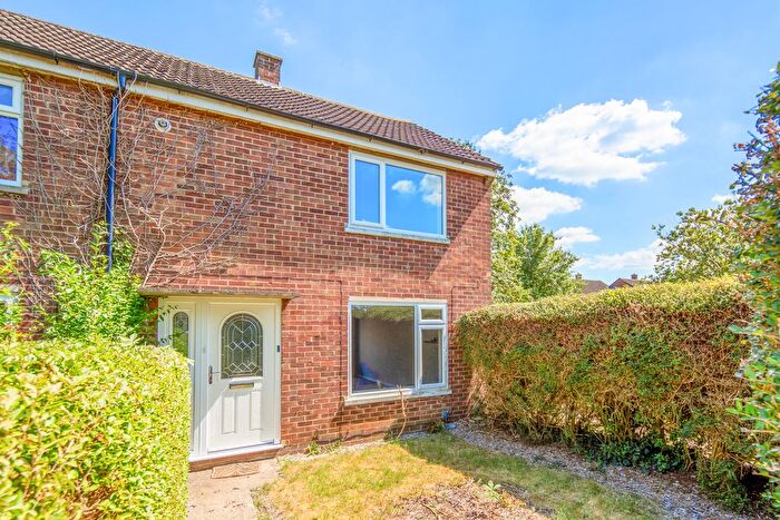 2 Bedroom Semi-Detached House To Rent In Ruskin Walk, Bicester, OX26