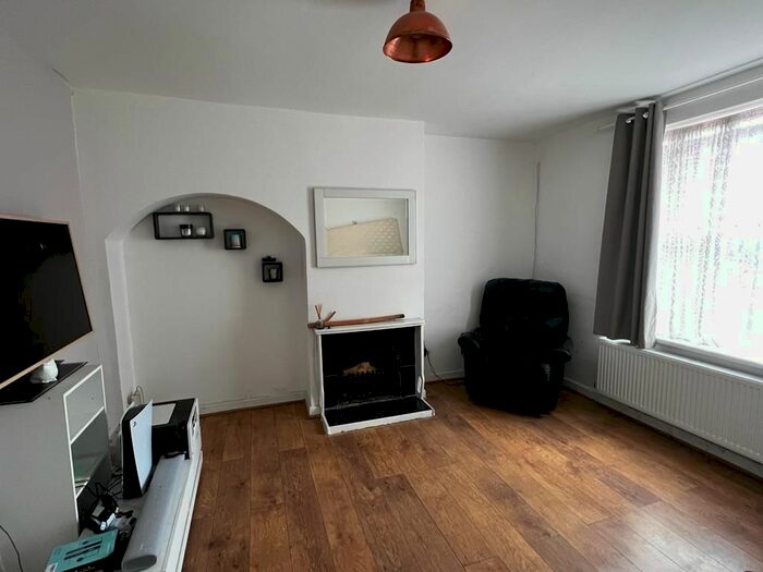 3 Bedroom Terraced House To Rent In Downham Way, Bromley, BR1