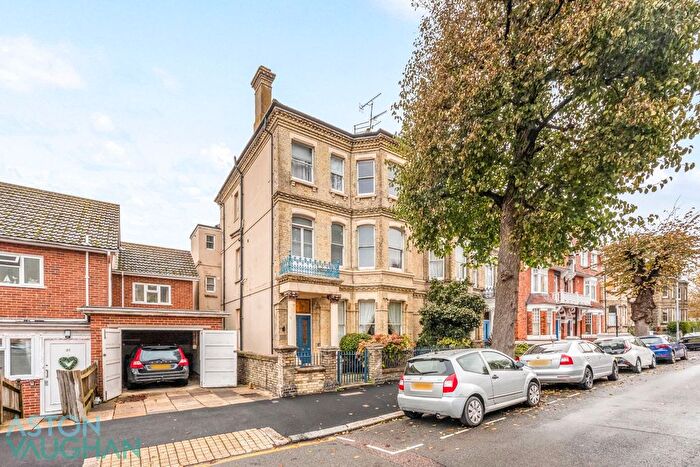 Studio To Rent In Norton Road, Hove, BN3