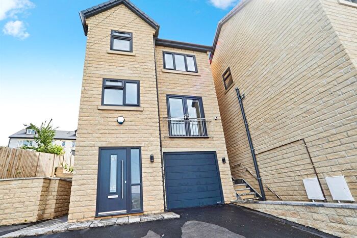 4 Bedroom Detached House To Rent In Prospect Mount, Shipley, BD18