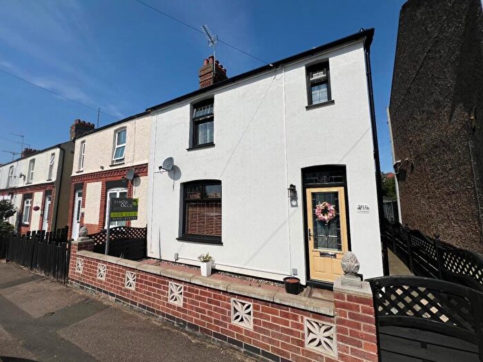 3 Bedroom Semi-Detached House For Sale In Loatland Street, Desborough, Kettering, NN14