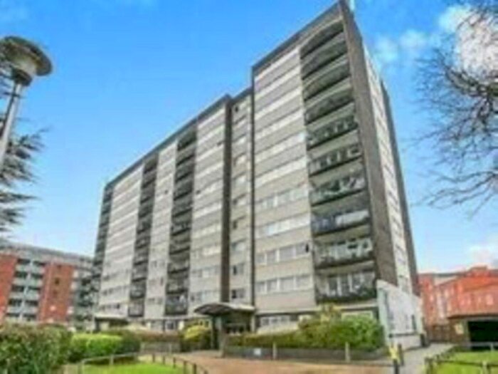 2 Bedroom Flat To Rent In Greenwich Heights, London, SE18