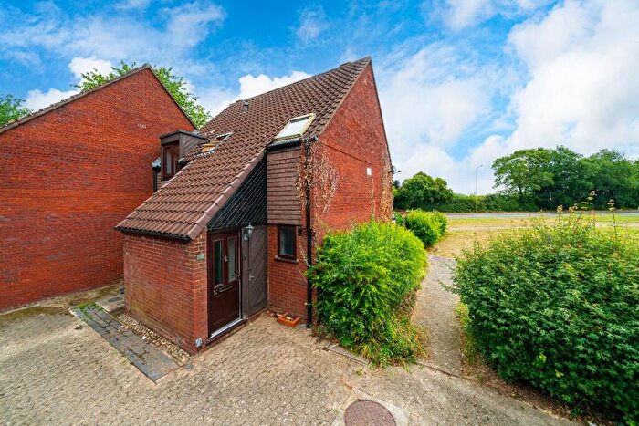 2 Bedroom Maisonette To Rent In Newgate Close, St. Albans, Hertfordshire, AL4