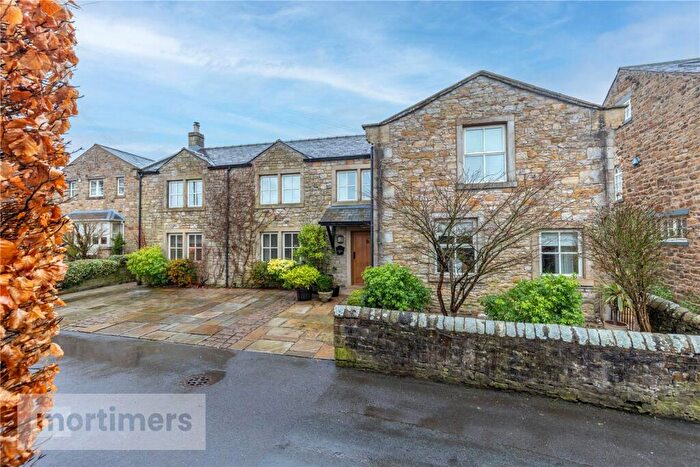 4 Bedroom Detached House For Sale In Old Back Lane, Wiswell, Clitheroe, Lancashire, BB7