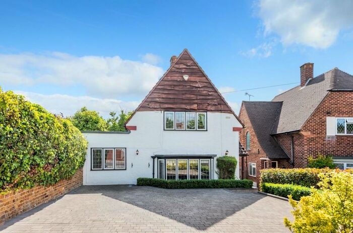 4 Bedroom Detached House To Rent In Greenway Close, Totteridge, N20
