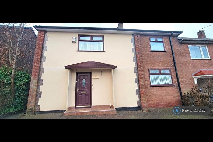 4 Bedroom Semi-Detached House To Rent In Windermere Road, Middleton, Manchester, M24