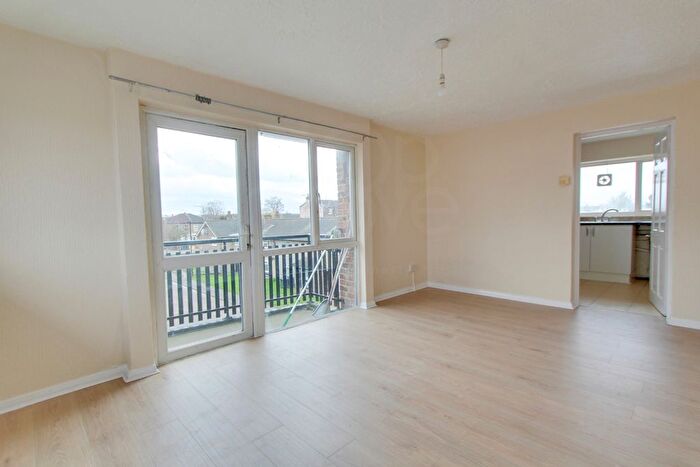 3 Bedroom Flat To Rent In Stanley Road, Croydon, CR0