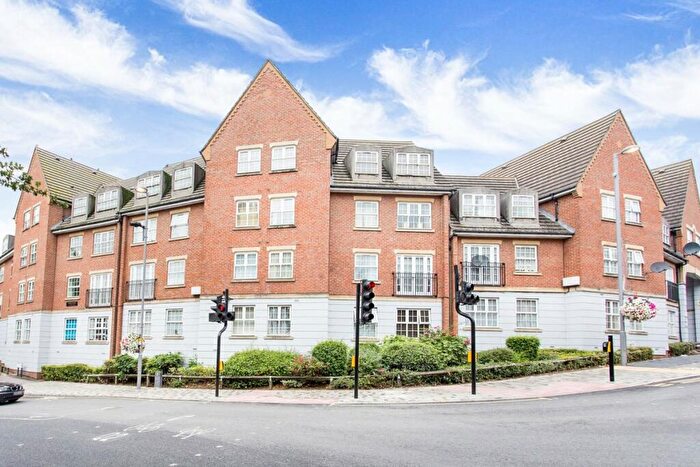 2 Bedroom Apartment To Rent In Henley Lodge, Willow Walk, London, E17