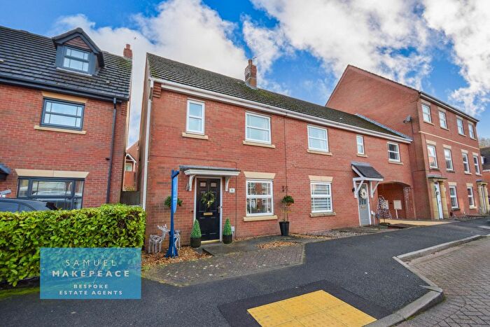 3 Bedroom Semi Detached House For Sale In Redrock Crescent, Kidsgrove, Stoke-On-Trent, ST7