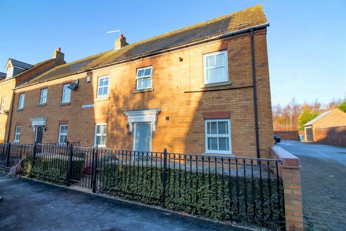 2 Bedroom End Of Terrace House To Rent In Barmoor Drive, Great Park, Newcastle Upon Tyne, NE3