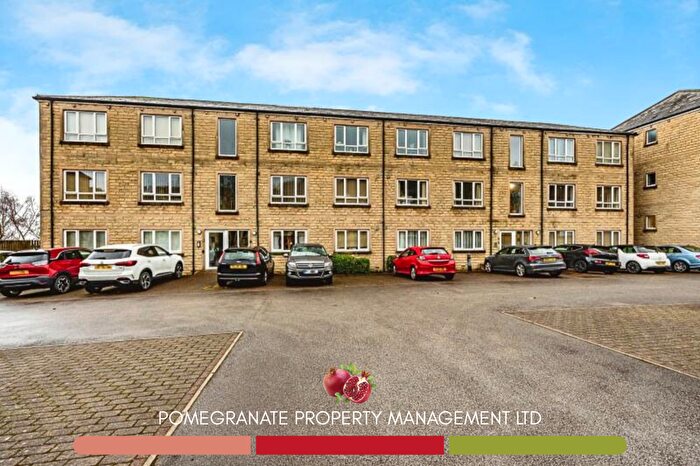 2 Bedroom Flat To Rent In Claremount Road, Halifax, HX3