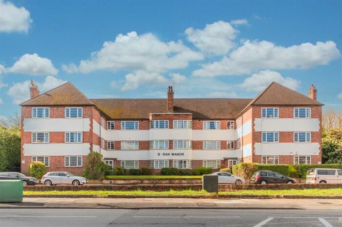 2 Bedroom Flat To Rent In Doran Manor, Great North Road, Highgate, N2