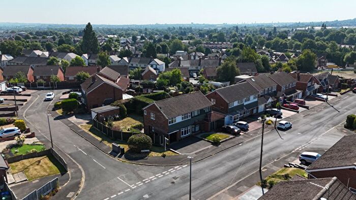 3 Bedroom Semi-Detached House For Sale In Silverthorne Avenue, Woodsetton, Tipton, DY4