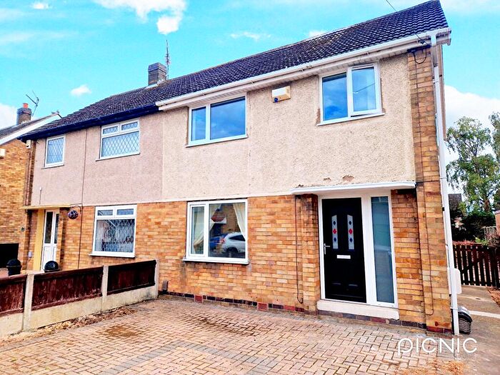 3 Bedroom Semi-Detached House To Rent In Charnwood Drive, Doncaster, DN4