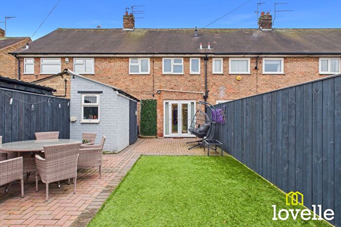 3 Bedroom Terraced House For Sale In Thirlby Walk, Hull, HU5